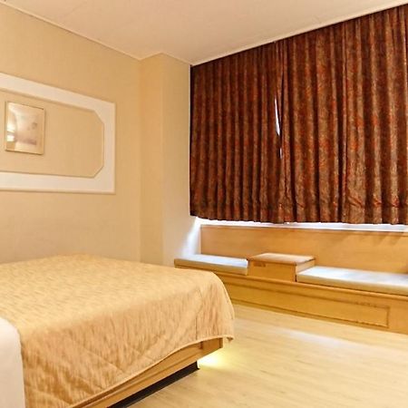 Yes Hotel Csiaji Kültér fotó